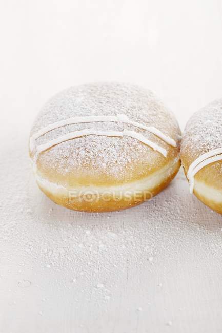 Пончики з глазурованим цукром — стокове фото