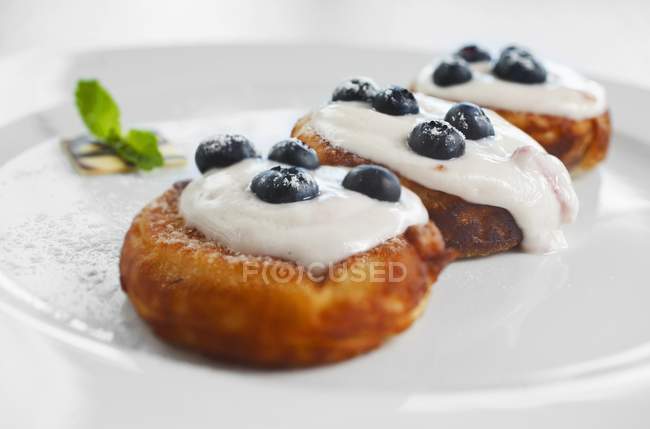 Czech pancakes with blueberries — Stock Photo
