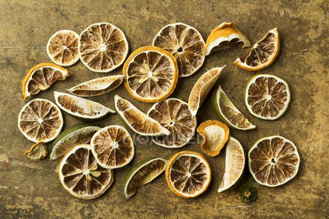 Closeup view of assorted dried citrus fruit — Stock Photo