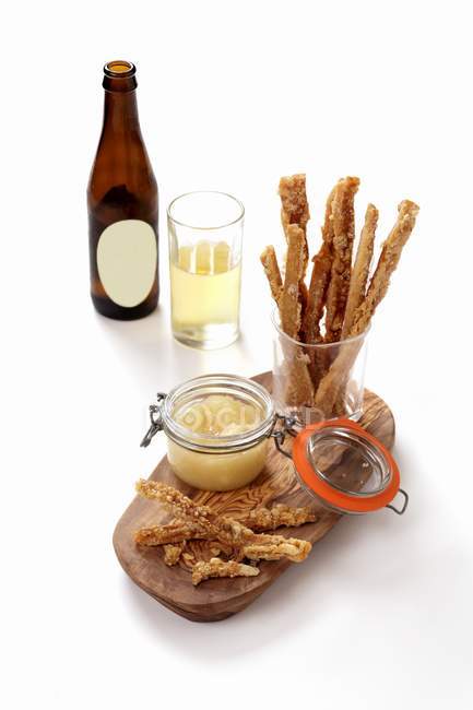 Cheese sticks with sauce — Stock Photo