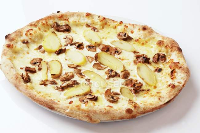 Potato and mushroom pizza — Stock Photo