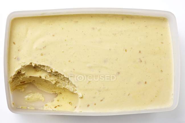 Tub of peanut butter — Stock Photo