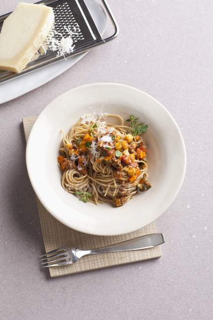 Spaghetti with minced meat sauce — Stock Photo