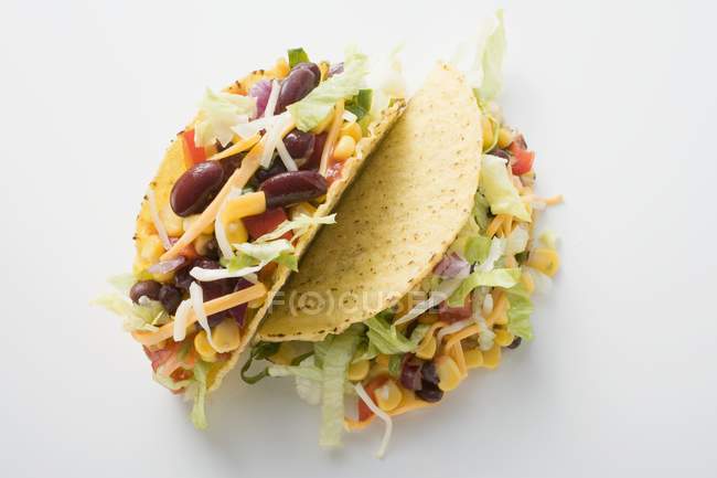 Zwei Tacos mit Zuckermais — Stockfoto