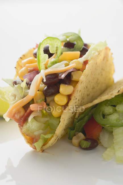Tacos rellenos de maíz dulce - foto de stock
