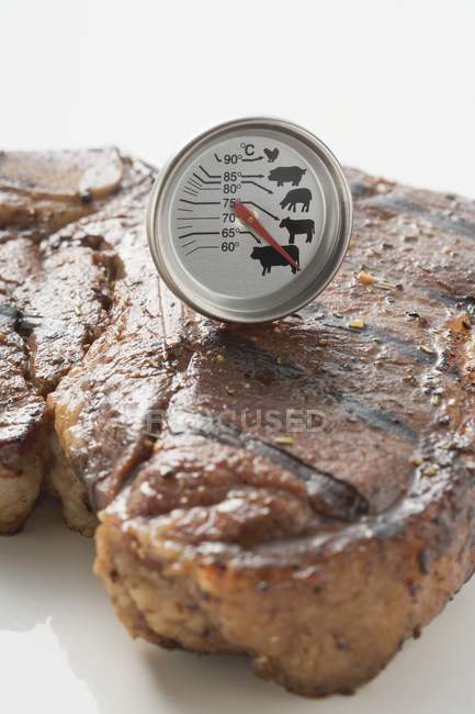 Bife grelhado em T-bone — Fotografia de Stock