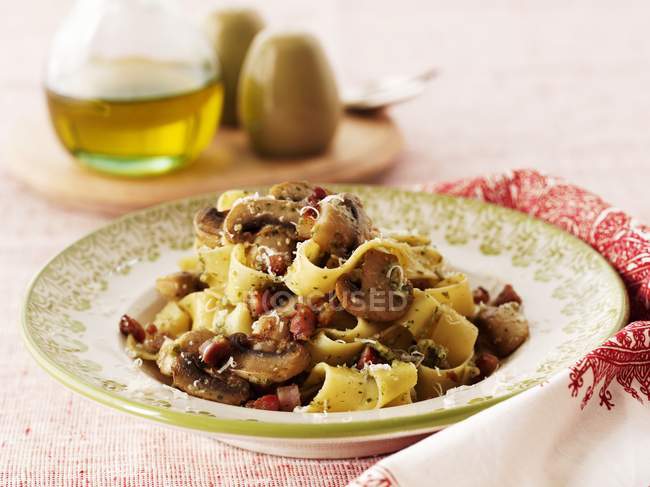 Pappardelle pasta with mushrooms — Stock Photo