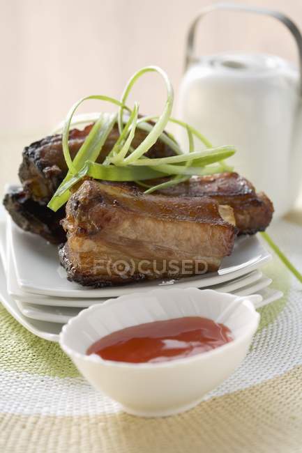 Glazed pork ribs with chilli sauce — Stock Photo