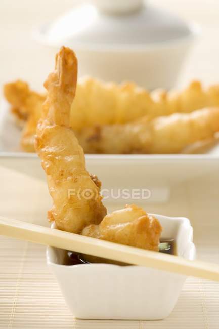 Deep fried shrimps in batter — Stock Photo