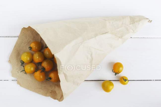 Gelbe Kirschtomaten — Stockfoto