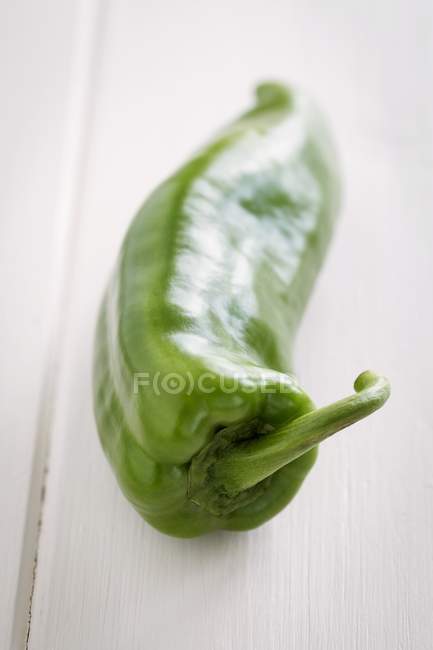 Свежий зеленый острый перец — стоковое фото