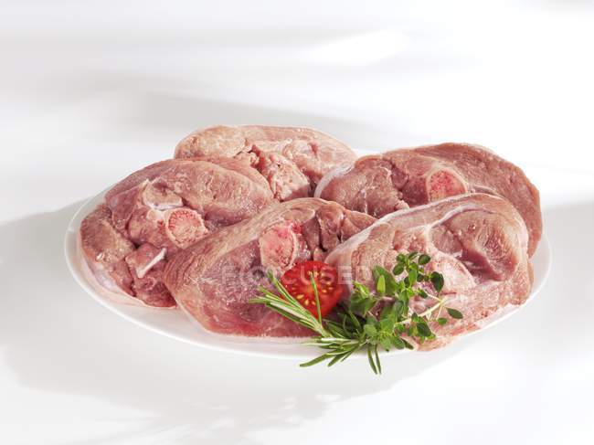 Trozos de carne cruda de pavo - foto de stock