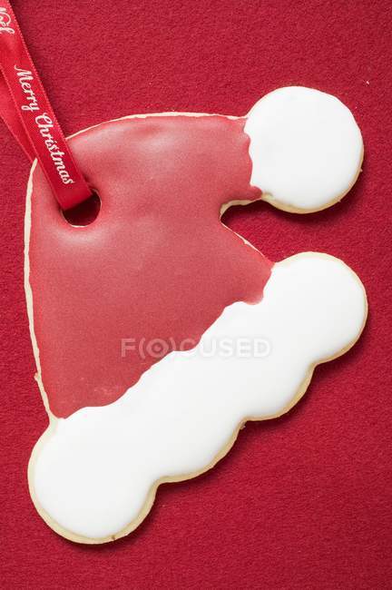 Christmas biscuit to hang on the tree — Stock Photo