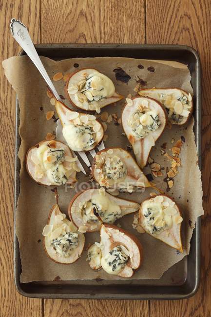 Baked pears with cheese — Stock Photo