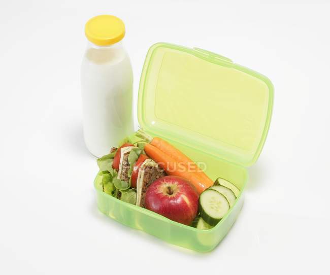 Caja de almuerzo saludable - foto de stock