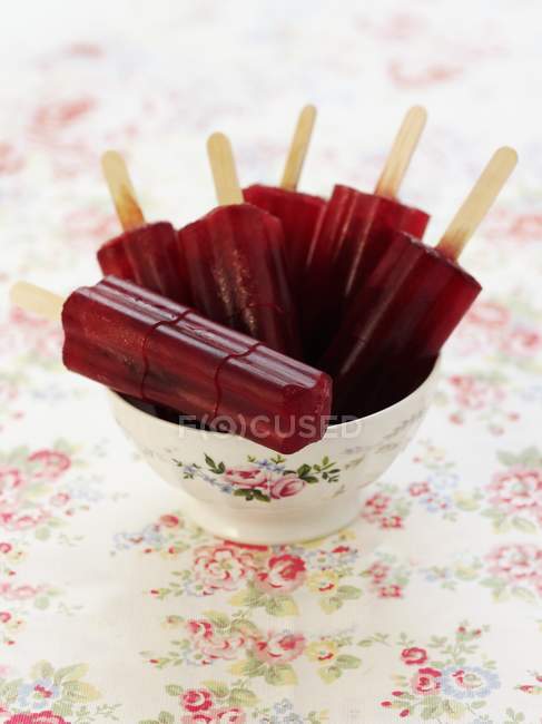 Closeup view of homemade lollies in bowl — Stock Photo