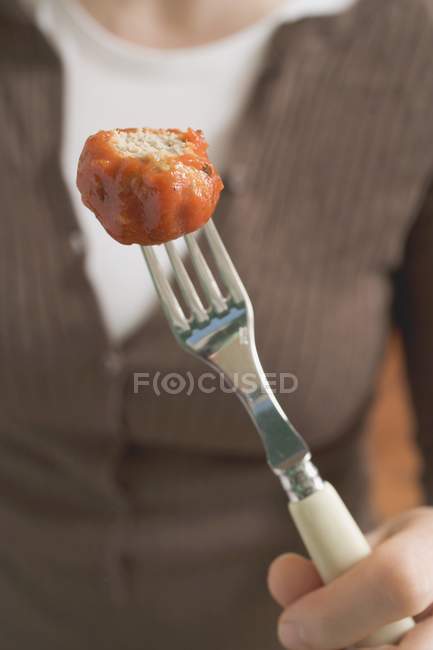 Boulette de viande mangée à la fourchette — Photo de stock
