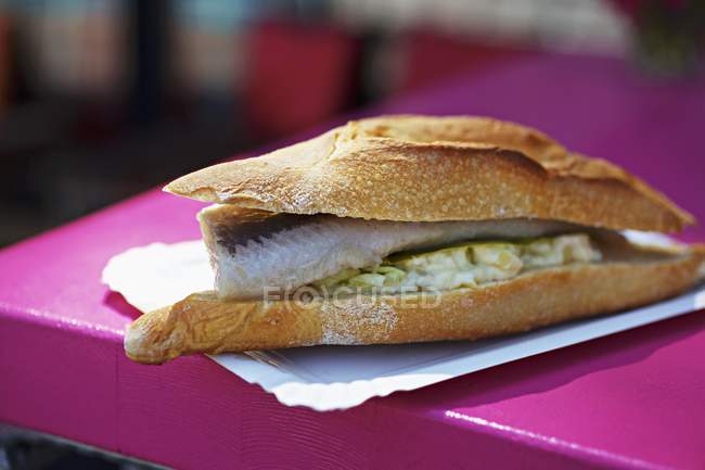 Soused herring on bread — Stock Photo