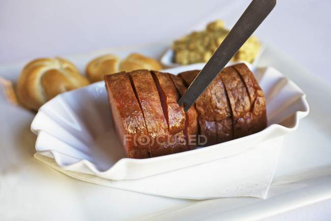 Нарізаний хліб м'ясо — стокове фото