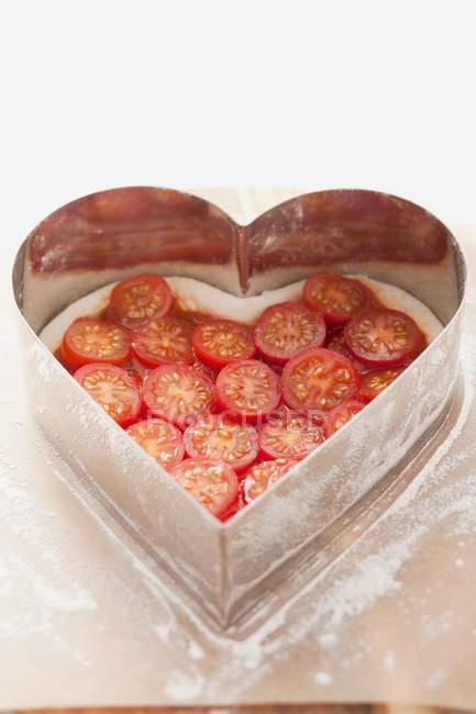 Tomatenkuchen in Herzform — Stockfoto