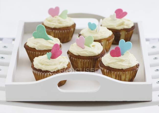 Vanilla cupcakes with glace icing — Stock Photo