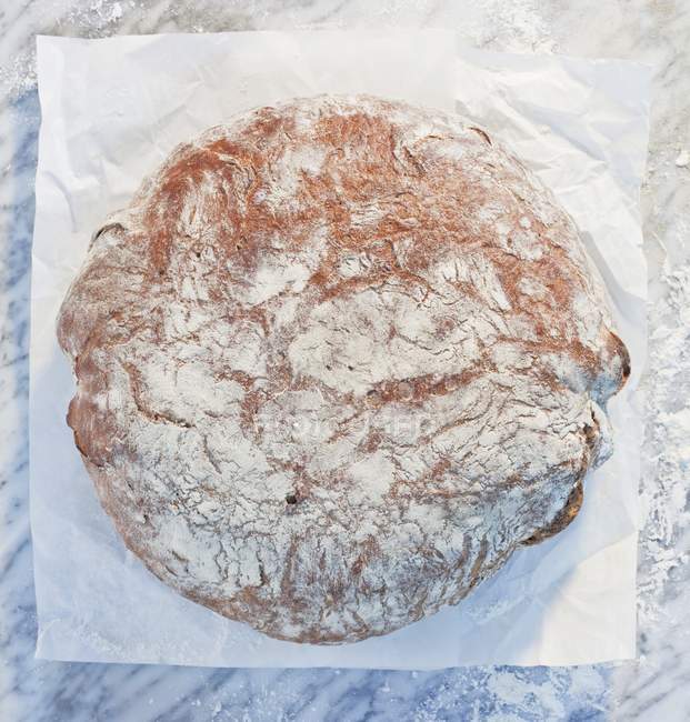 Pane appena sfornato di pane — Foto stock