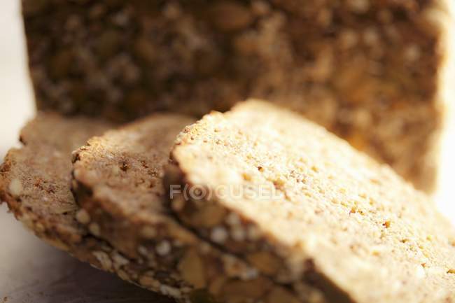 Sliced wholemeal sandwich loaf — Stock Photo