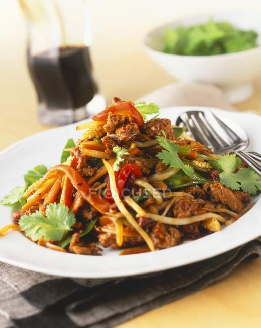 Asain noodles with spicy beef — Stock Photo