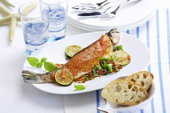 Trout stuffed with red Pesto and rocket — Stock Photo