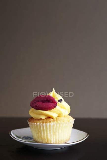 Cupcake decorado para o Dia dos Namorados — Fotografia de Stock
