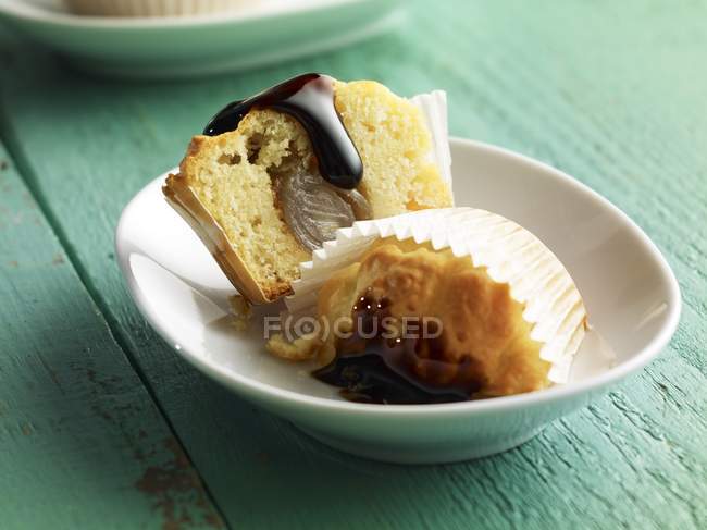 Muffin filled with onions — Stock Photo