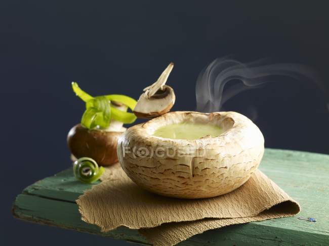 Crema de champiñones sopa - foto de stock