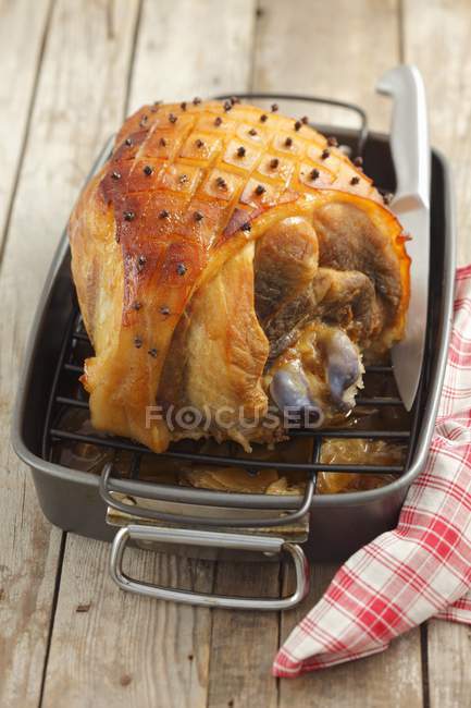 Roasted ham with bone — Stock Photo