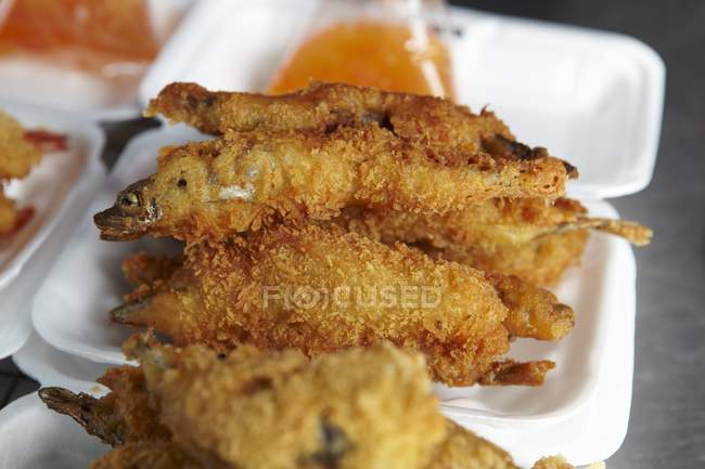 Fried fish with sweet and sour sauce — Stock Photo