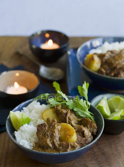 Curry di manzo con riso — Foto stock