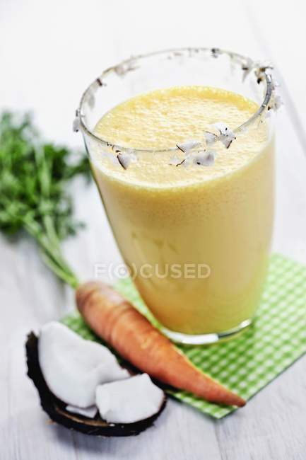 Carrot and coconut smoothie — Stock Photo