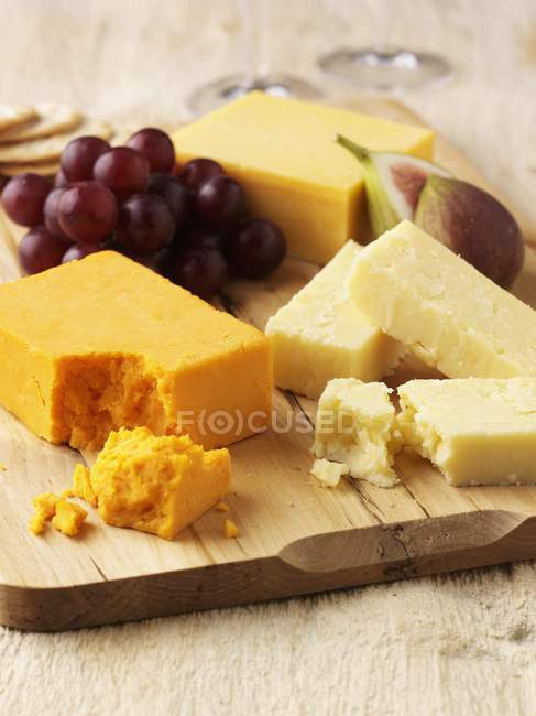 Bodegón con queso - foto de stock