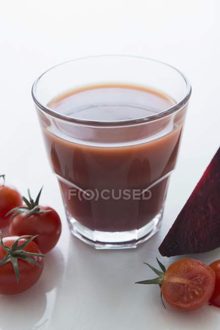 Batido de tomate e beterraba — Fotografia de Stock