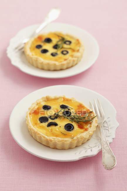 Goat cheese tartlets — Stock Photo