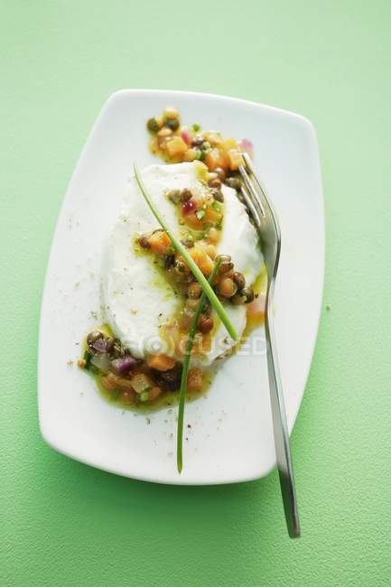 Büffelmozzarella mit Salat — Stockfoto