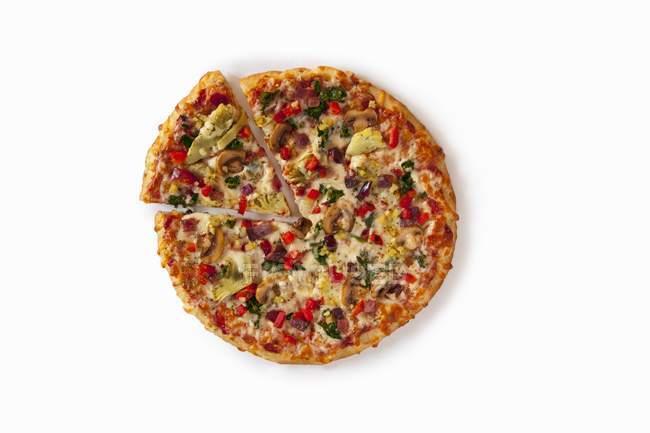 Pizza mit Gemüse und Kräutern — Stockfoto