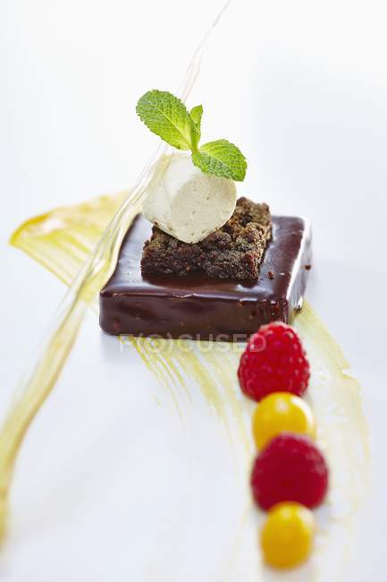 Chocolate Valrhona con malvavisco - foto de stock