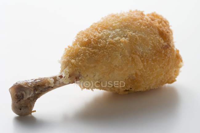Perna de frango empanada — Fotografia de Stock