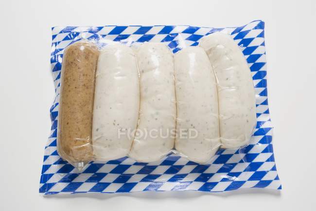 Embutidos blancos Weisswurst crudos - foto de stock