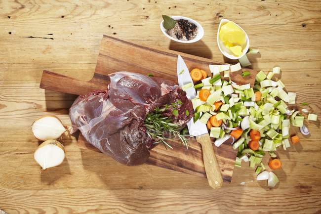 Ingredients for leg of vension — Stock Photo