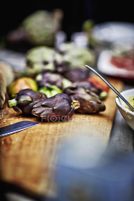 Artichauts violets frais — Photo de stock