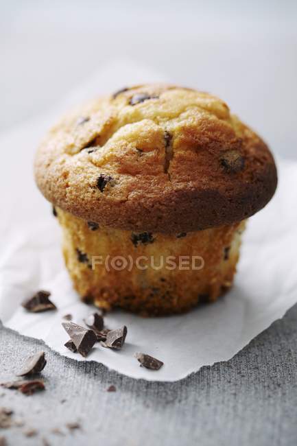 Chocolate chip muffin — Stock Photo