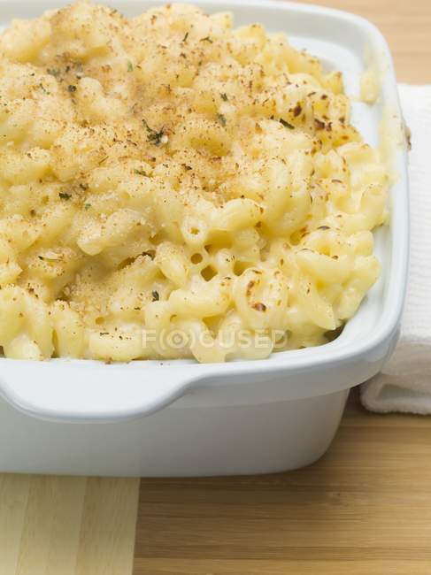 Fresh macaroni and cheese — Stock Photo