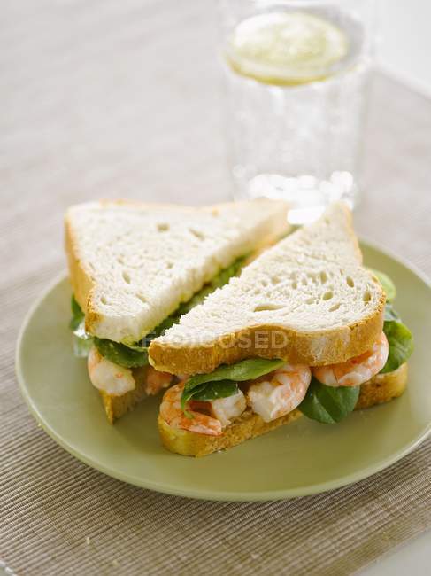 Prawn and spinach sandwich — Stock Photo
