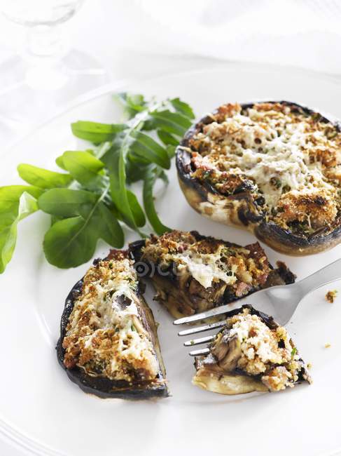 Mushrooms filled with cheese — Stock Photo